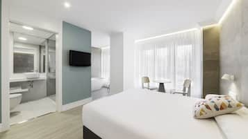 Superior Double Room | Desk, blackout curtains, soundproofing, iron/ironing board