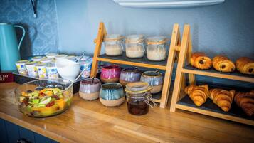 Free daily cooked-to-order breakfast