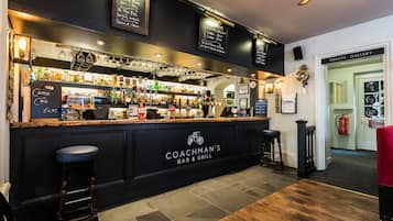 Serves lunch and dinner