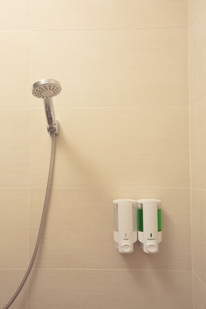 Bathroom shower - The 9th House - Hostel (Krabi)
