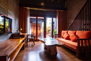 Family Suite, 1 Bedroom, Bathtub | Living room | 40-inch LCD TV with satellite channels, TV - Ipoh Bali Hotel (Ipoh)