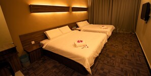 Family Quadruple Room | Iron/ironing board, free WiFi, bed sheets