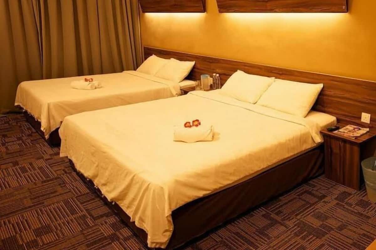 Iron/ironing board, free WiFi, bed sheets