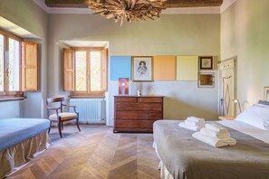 Deluxe Triple Room (Emma) | Premium bedding, down comforters, individually decorated - Palazzo Gatteschi (Poppi)