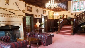 Lobby - Highley Manor (Haywards Heath)