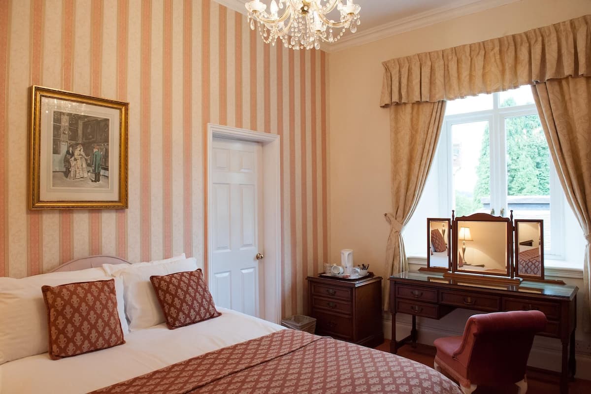 Classic Double Room, 1 Double Bed | 1 bedroom, premium bedding, desk, cribs/infant beds