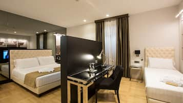 Junior Suite | Premium bedding, minibar, in-room safe, desk