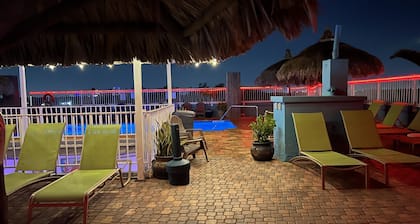 Rooftop Resort - Clothing Optional - Adult Only