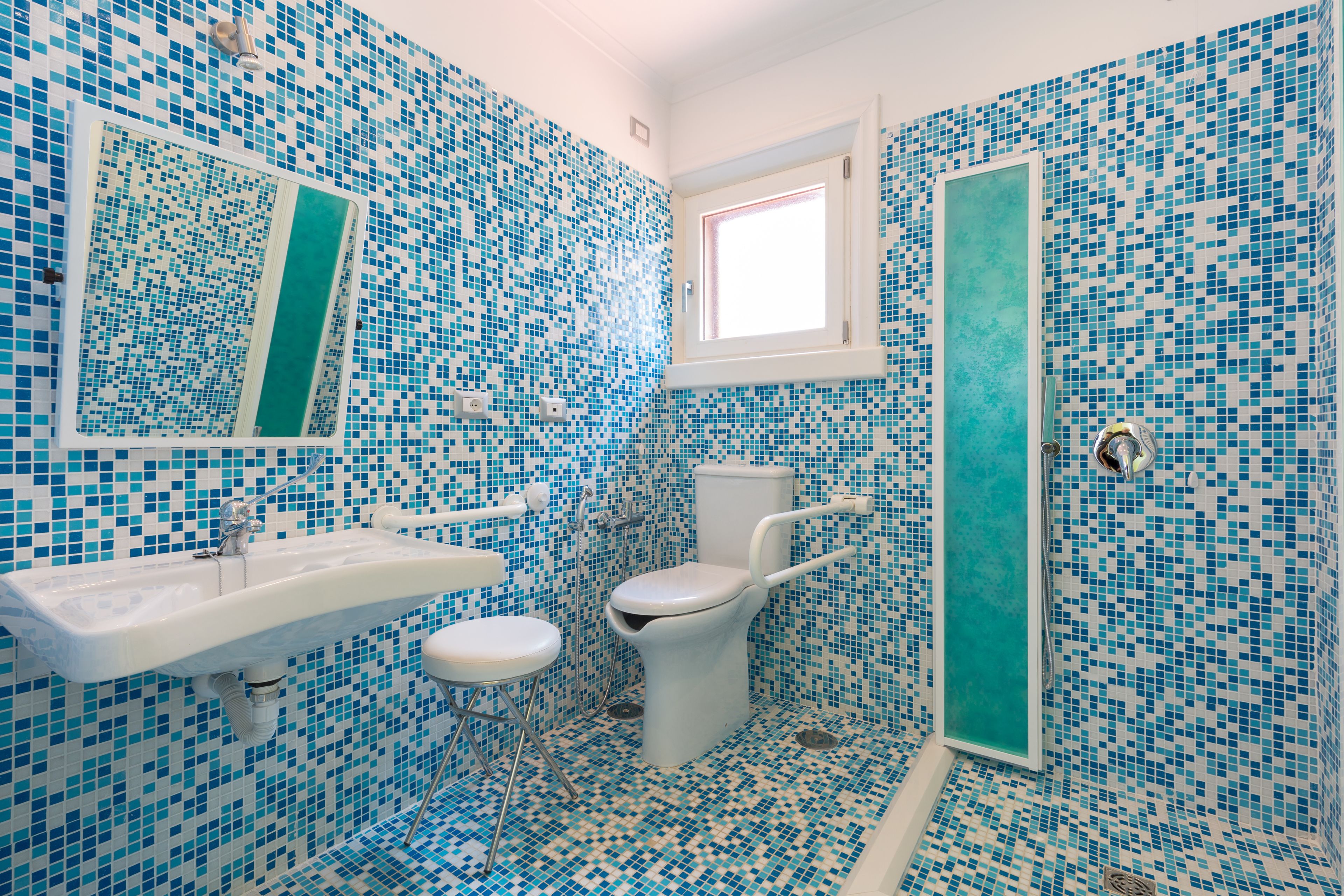 deluxe suite | bathroom | free toiletries, hair dryer, bathrobes, slippers