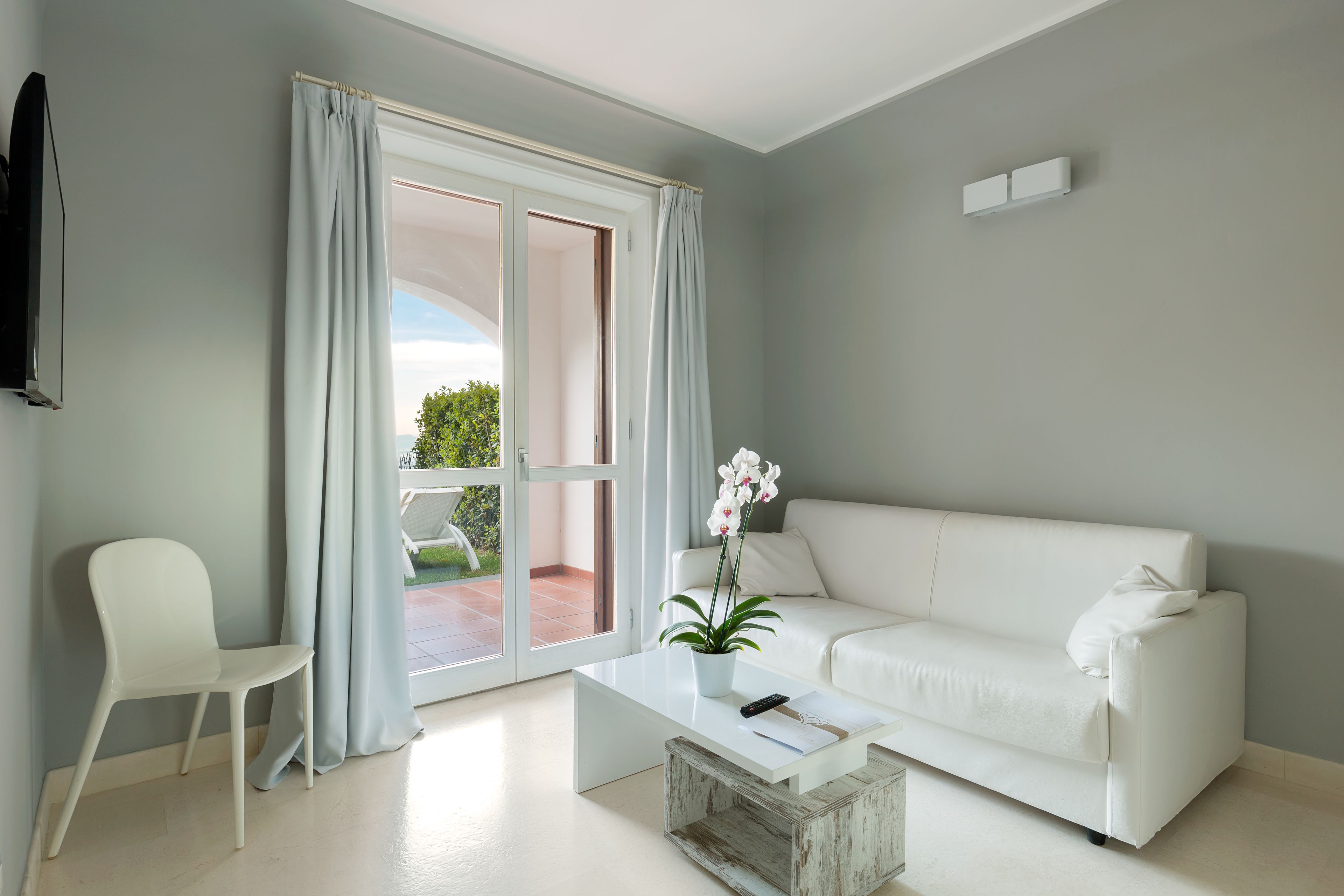 comfort suite | 1 bedroom, minibar, in-room safe, desk