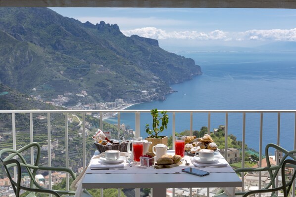 Desayuno buffet incluido todos los días