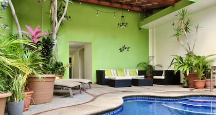 Hotel La Guaria Inn & Suites