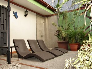 Terrace/patio - Hotel La Guaria Inn & Suites (Alajuela)