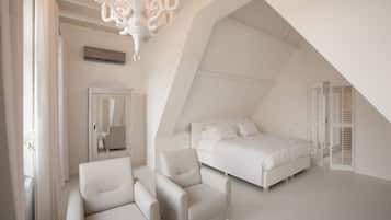 Minibar, in-room safe, individually decorated, desk