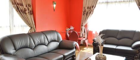 Departamento Premier, 1 habitación, cocina, vista al parque | Sala de estar en el lobby