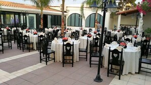 Café da manhã, almoço e jantar; culinária local
