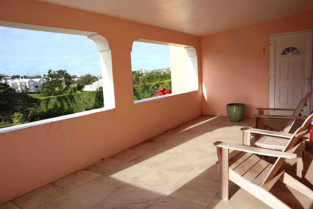 Paraquet Apartments by null