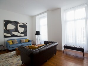 Hochwertige Bettwaren, Minibar, Zimmersafe, individuell dekoriert