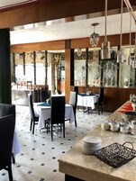 Free daily full breakfast