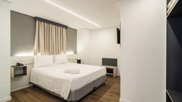 Casal Luxo | Desk, iron/ironing board, free WiFi, bed sheets