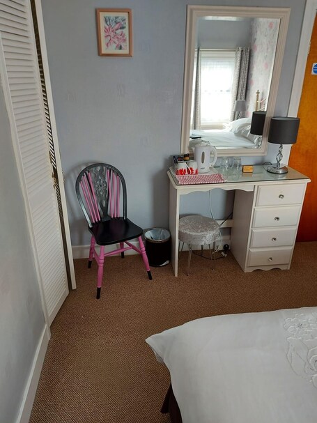The Hilary Guest House - Image 33