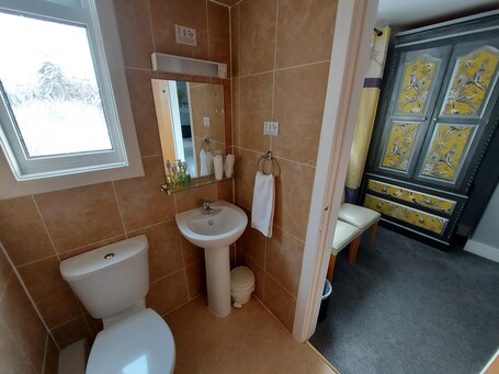 The Hilary Guest House - Image 14