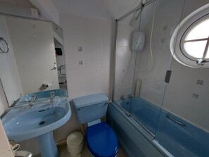 Double Room, Ensuite (Dolbadarn) | Bathroom