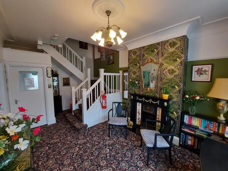 The Hilary Guest House - Image 4
