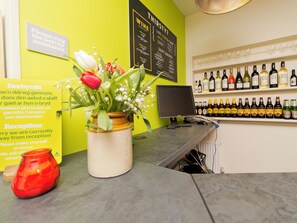 Reception - YHA Brecon Beacons - Hostel (Brecon)