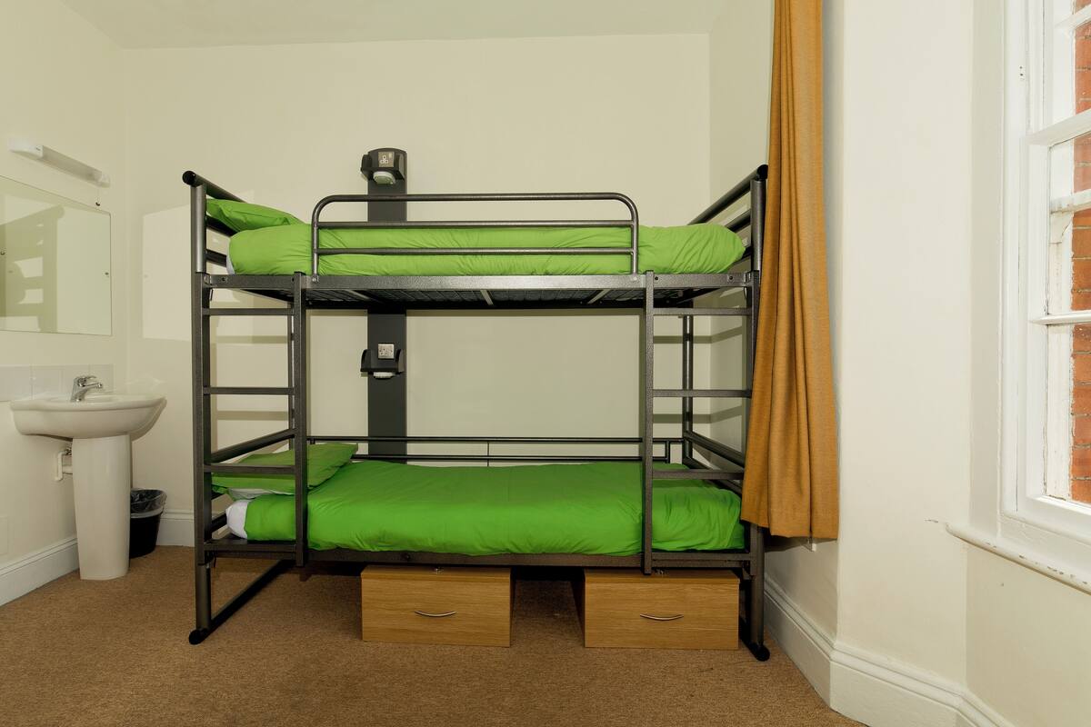 Bed sheets, wheelchair access