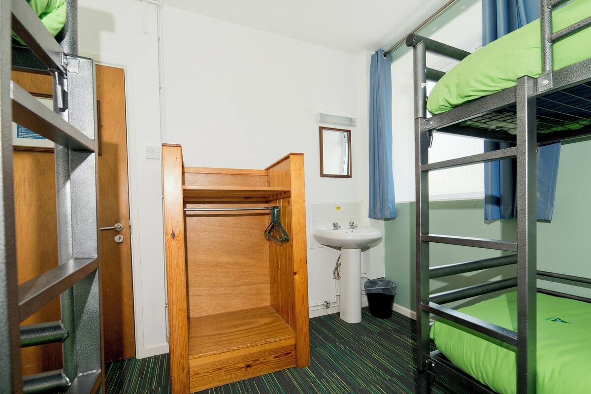 Bed sheets, wheelchair access