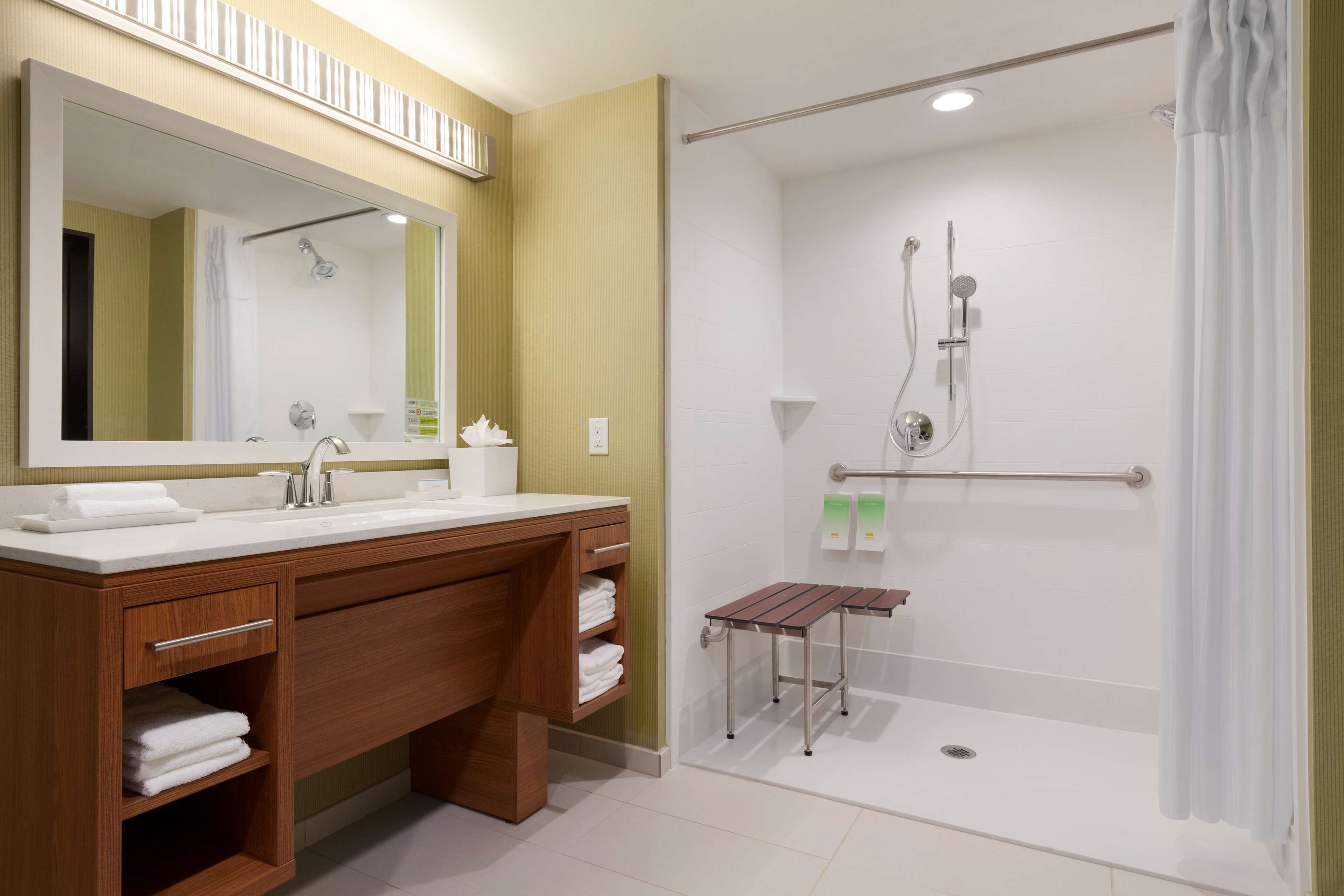 suite, 1 king bed, accessible (roll-in shower) | bathroom shower