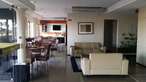 Lobby sitting area - Hotel Flat Classic (Fortaleza)