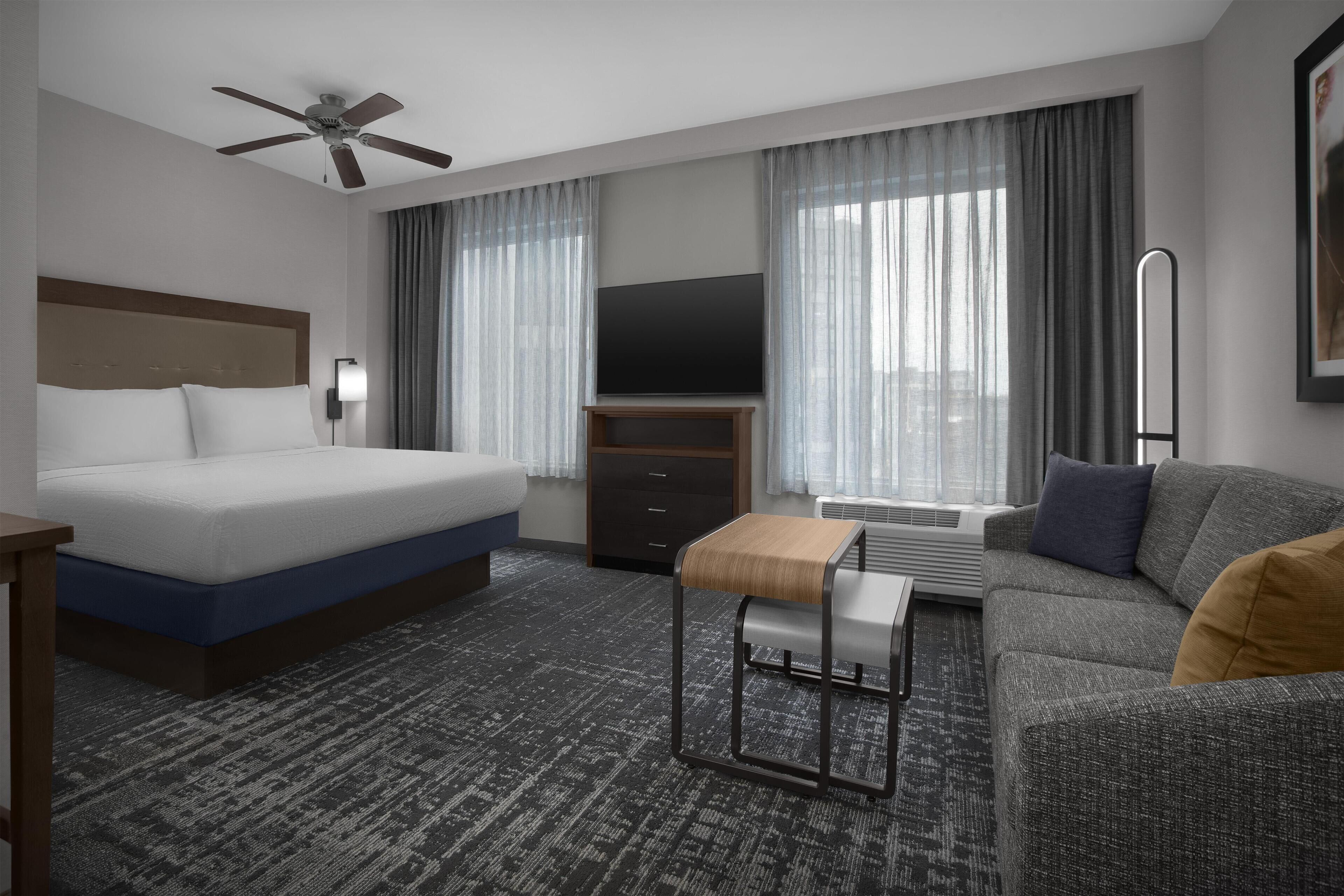 Studio Suite, 1 King Bed, Non Smoking