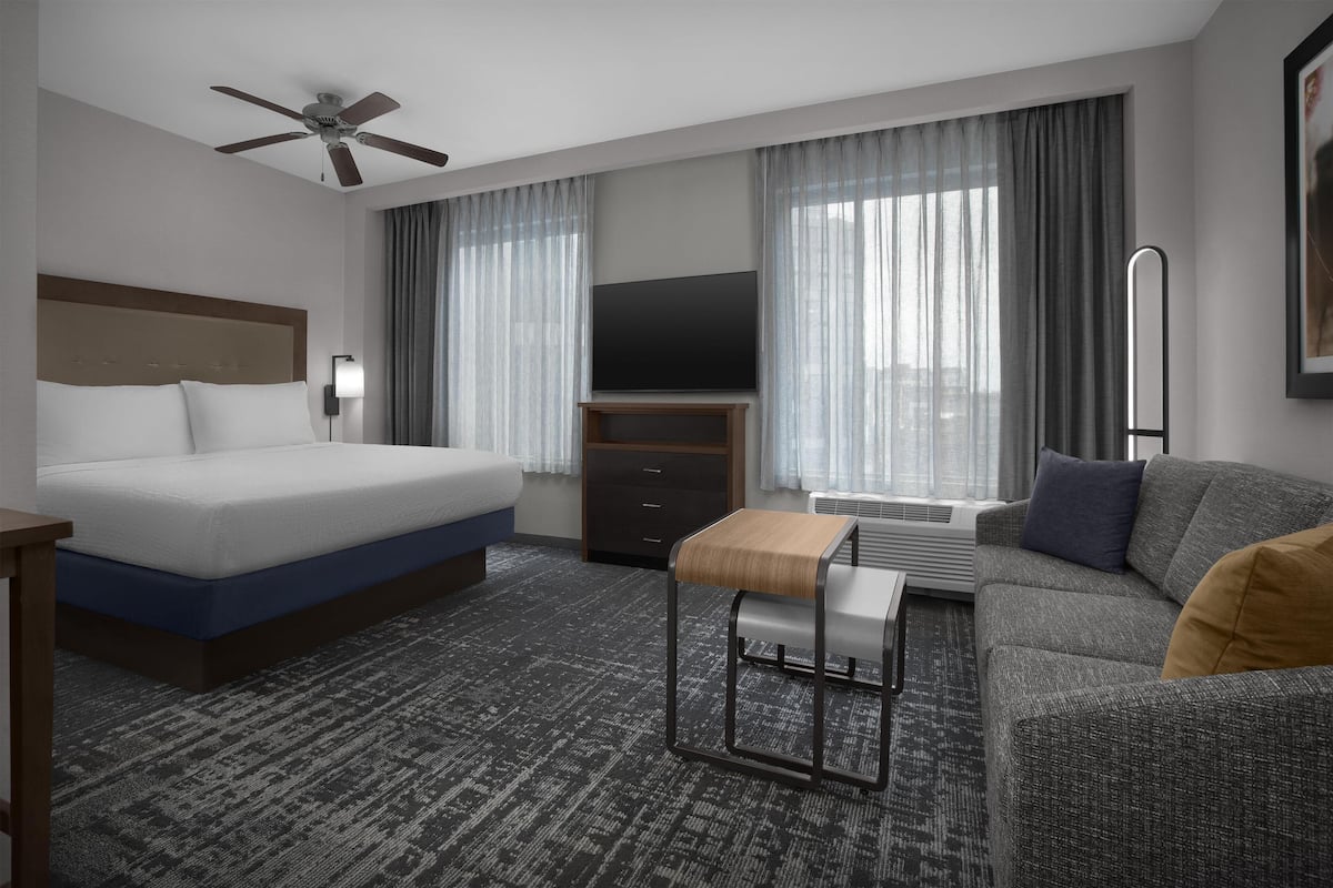 Studio Suite, 1 King Bed, Non Smoking