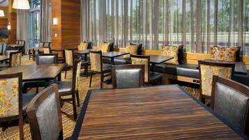 Tägliches inbegriffenes großes Frühstück