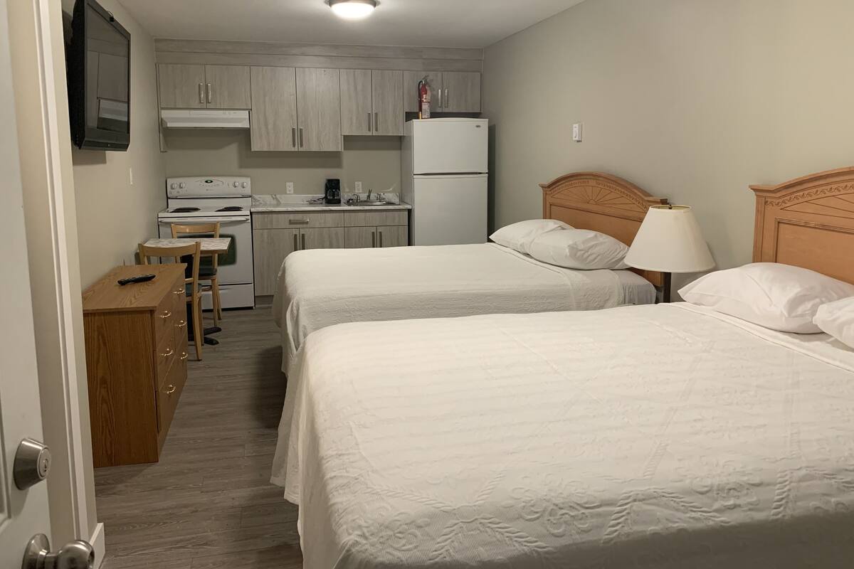 Phòng Tiêu chuẩn, 2 giường cỡ queen | Giường gấp/giường phụ (miễn phí), truy cập Internet không dây miễn phí