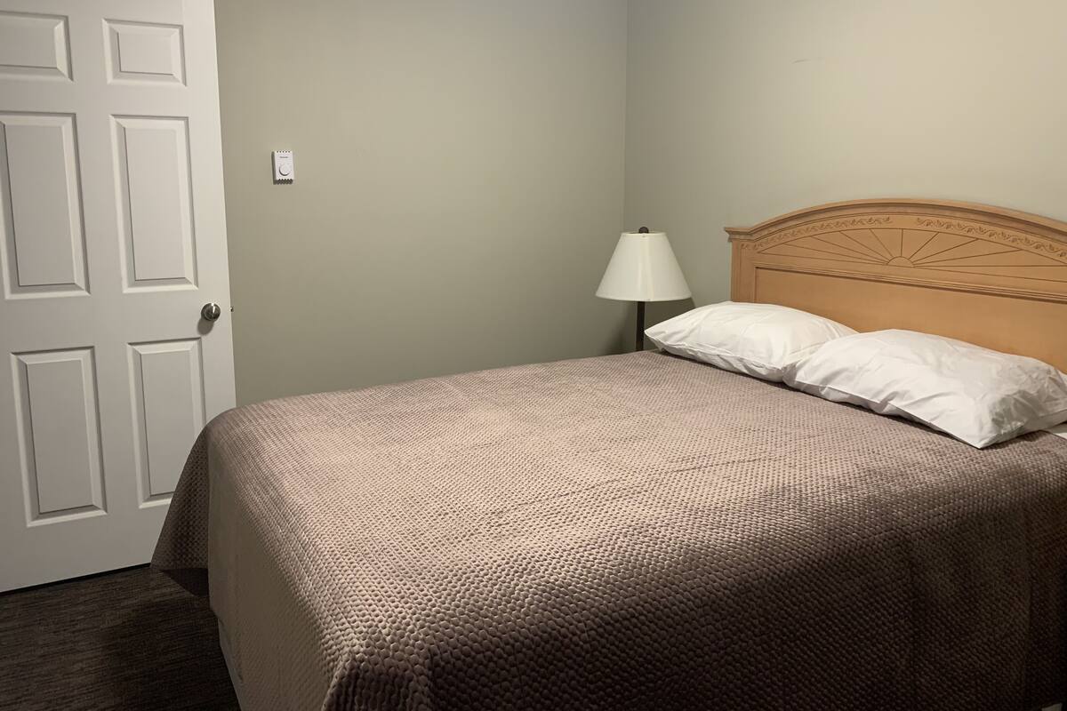 Free rollaway beds, free WiFi