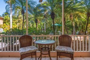 LARGE 800 Sq Ft Premier 1 Bedroom Condo Suite | View from room