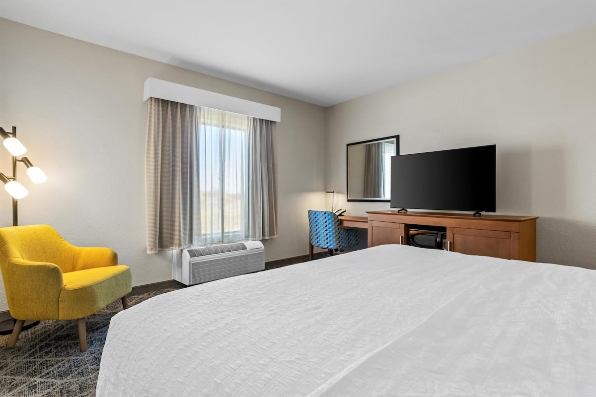 King, Refrigerator & Microwave