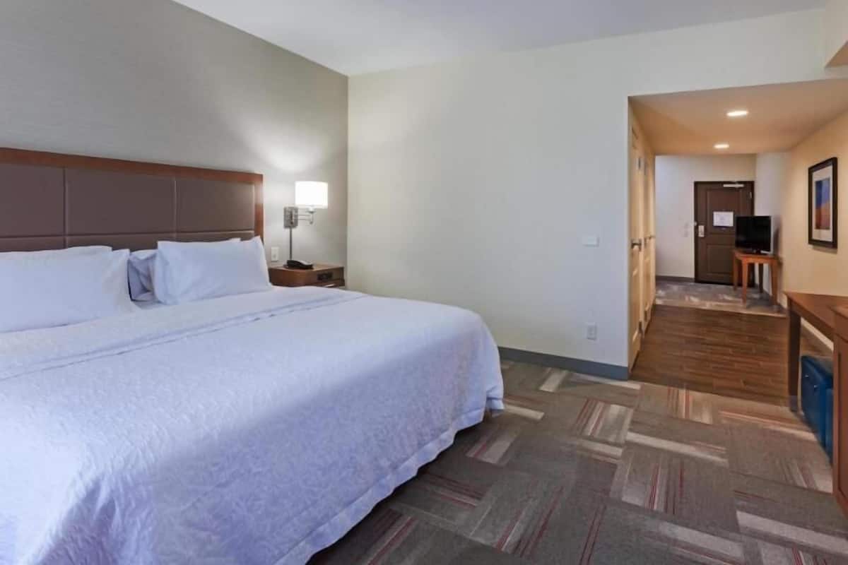 Minibar, in-room safe, iron/ironing board, free cribs/infant beds