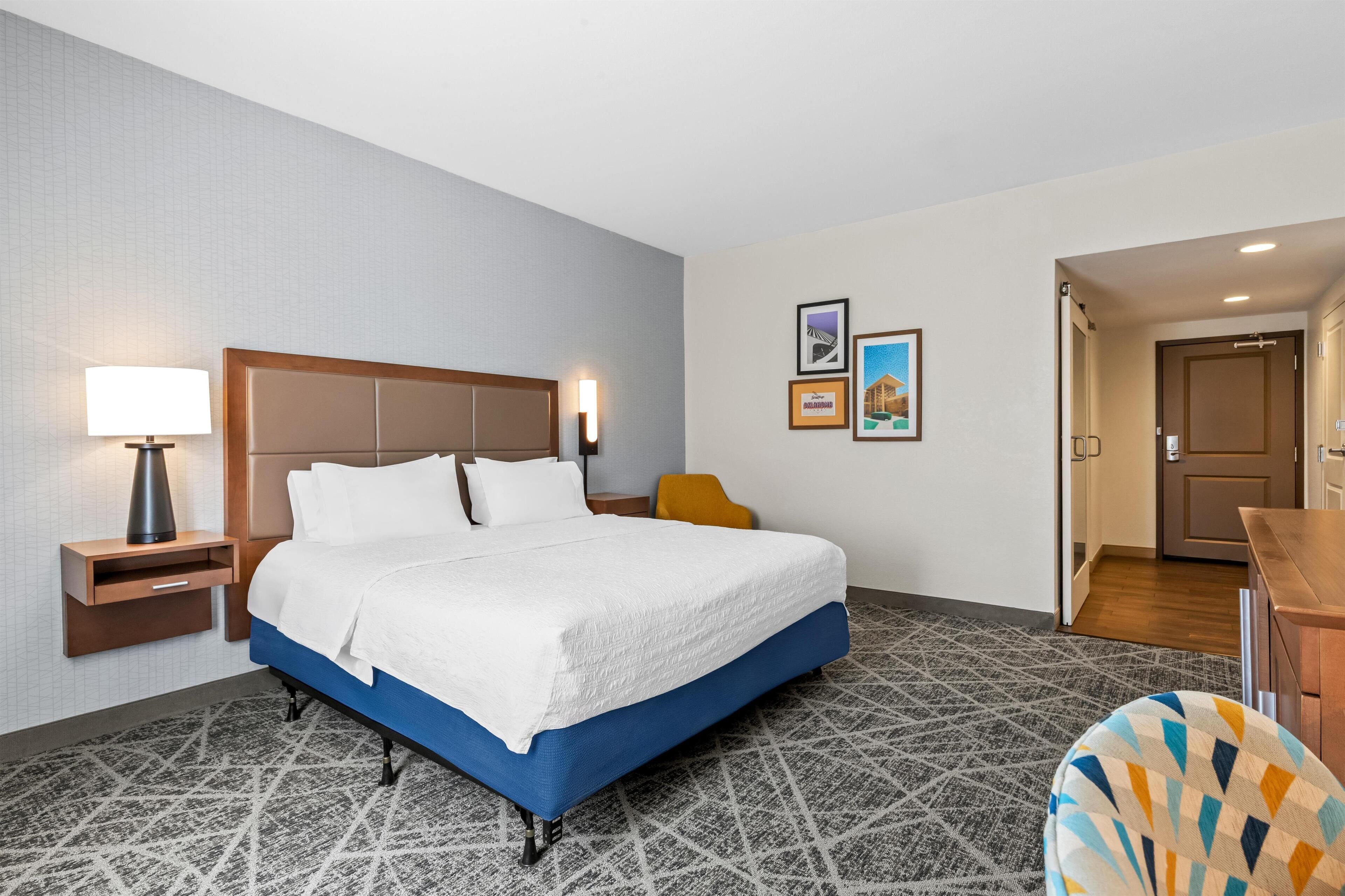 Room, 1 King Bed, Accessible, Bathtub (Mobility & Hearing) | Minibar, in-room safe, iron/ironing board, free cribs/infant beds