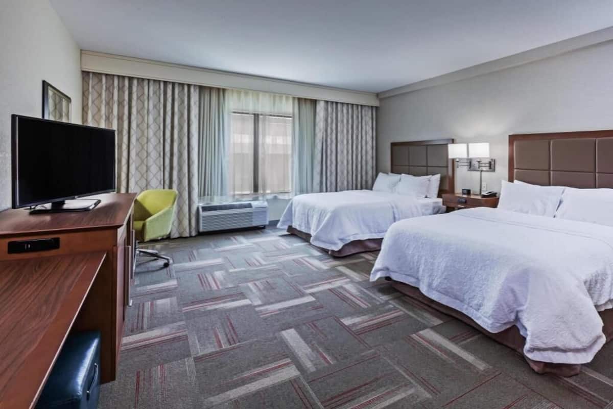 Minibar, in-room safe, iron/ironing board, free cribs/infant beds