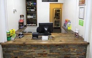 Reception - YHA Snowdon Llanberis - Hostel (Caernarfon)