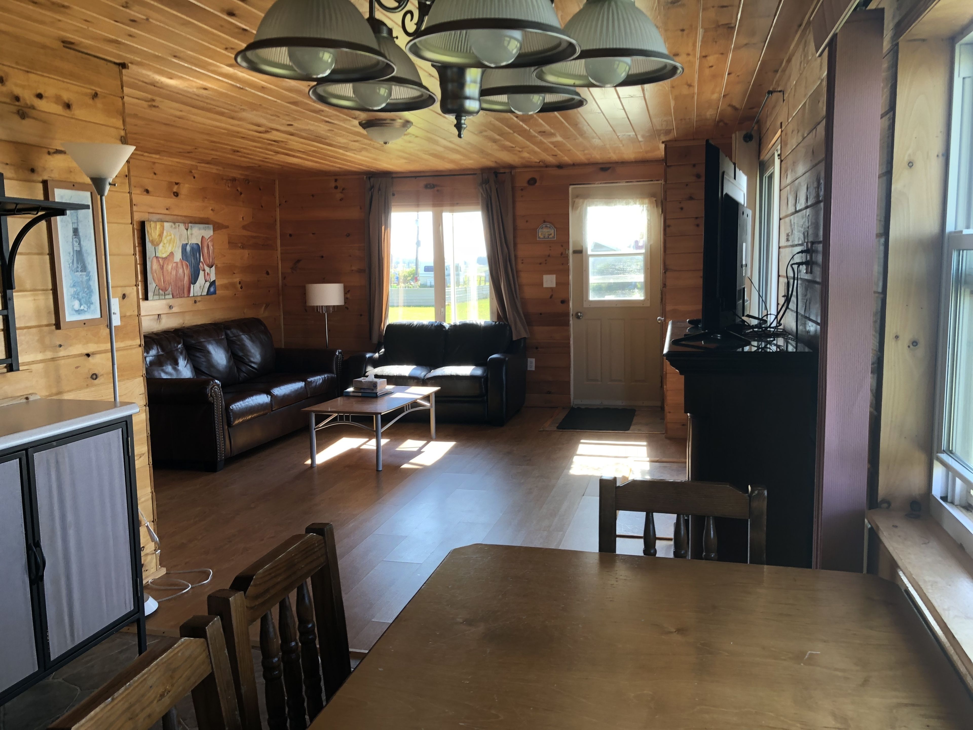 家庭複式房屋, 2 間臥室, 海灘景 | 客廳 | 50 吋平面電視連有線電視頻道、電視
