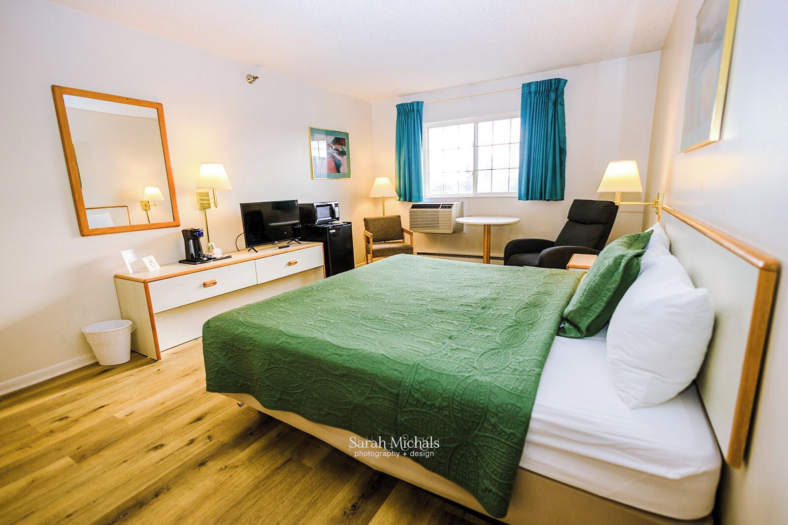 standard room, 1 king bed | blackout curtains, soundproofing, free wifi, bed sheets