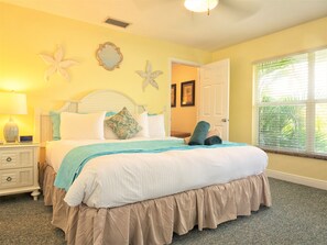 1 bedroom, Egyptian cotton sheets, premium bedding, down comforters - Siesta Palms By the Beach (Siesta Key)