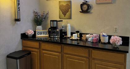 Budget Host Inn & Suites