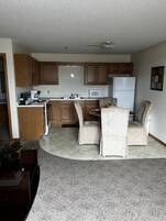 Decoración personalizada, muebles diferentes y escritorio 