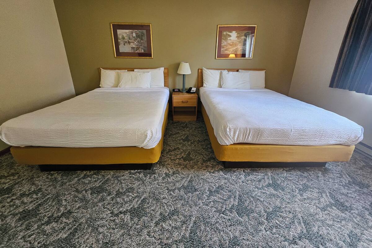 Double Room, 2 Queen Beds | Desk, soundproofing, WiFi (free), individually decorated